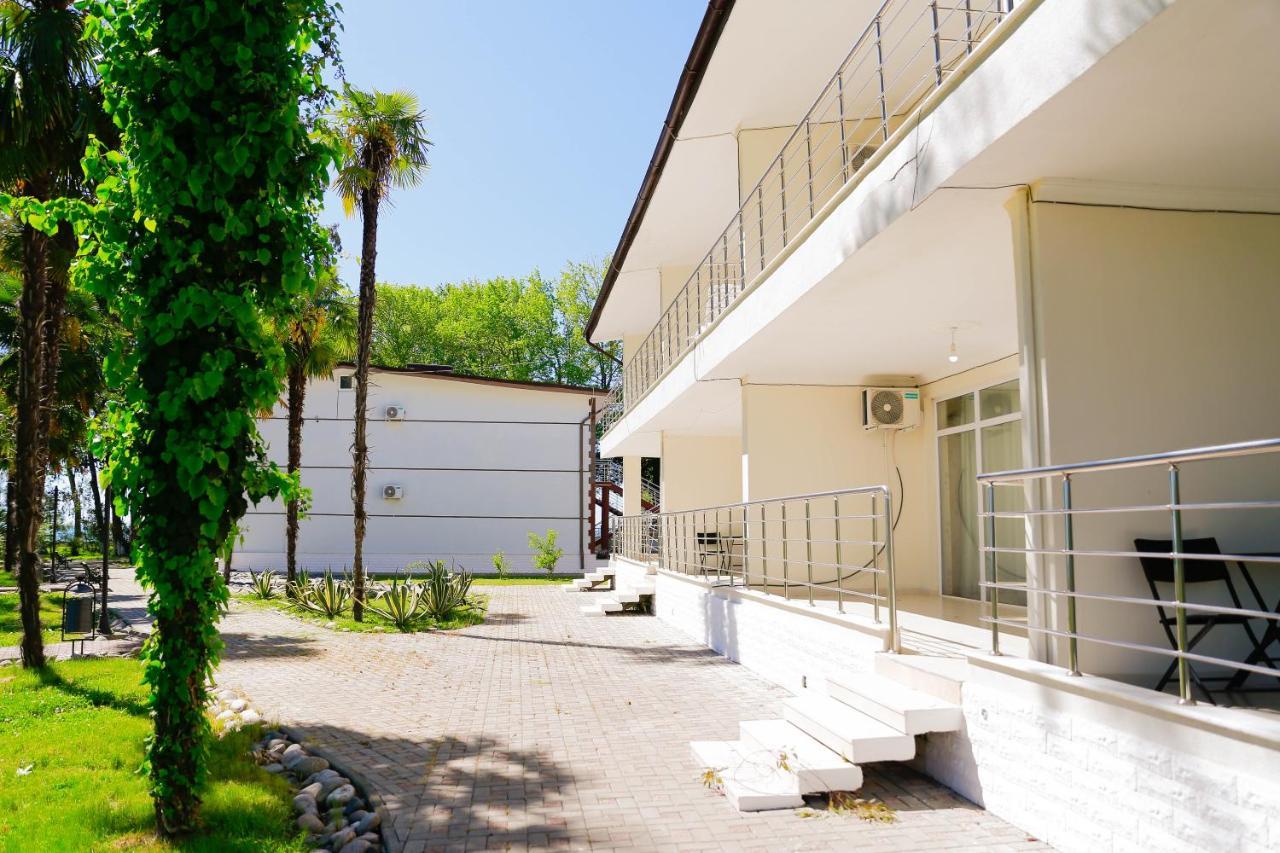 Апартаменты Гостевой Дом Агудзера Nizhniy Gul'ripsh Exterior photo